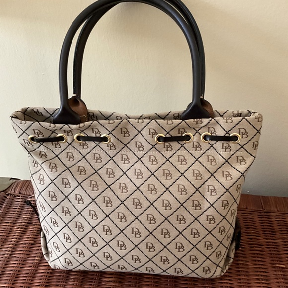 Dooney & Bourke beige handbag with brown leather trim - Picture 2 of 5